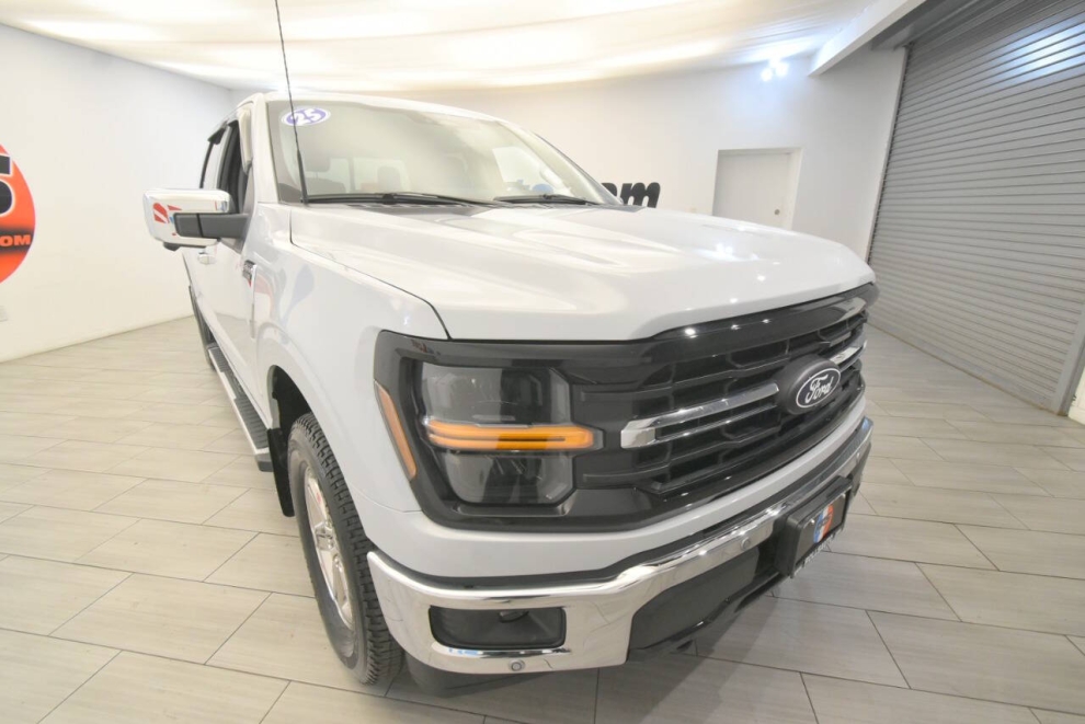 2025 Ford F-150 XLT 4x4 4dr SuperCrew 5.5 ft. SB, Gray, Mileage: 13,369 - photo 6
