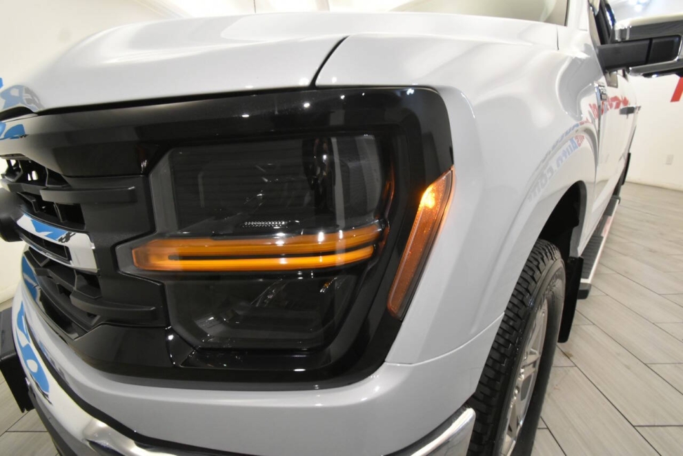 2025 Ford F-150 XLT 4x4 4dr SuperCrew 5.5 ft. SB, Gray, Mileage: 13,369 - photo 9