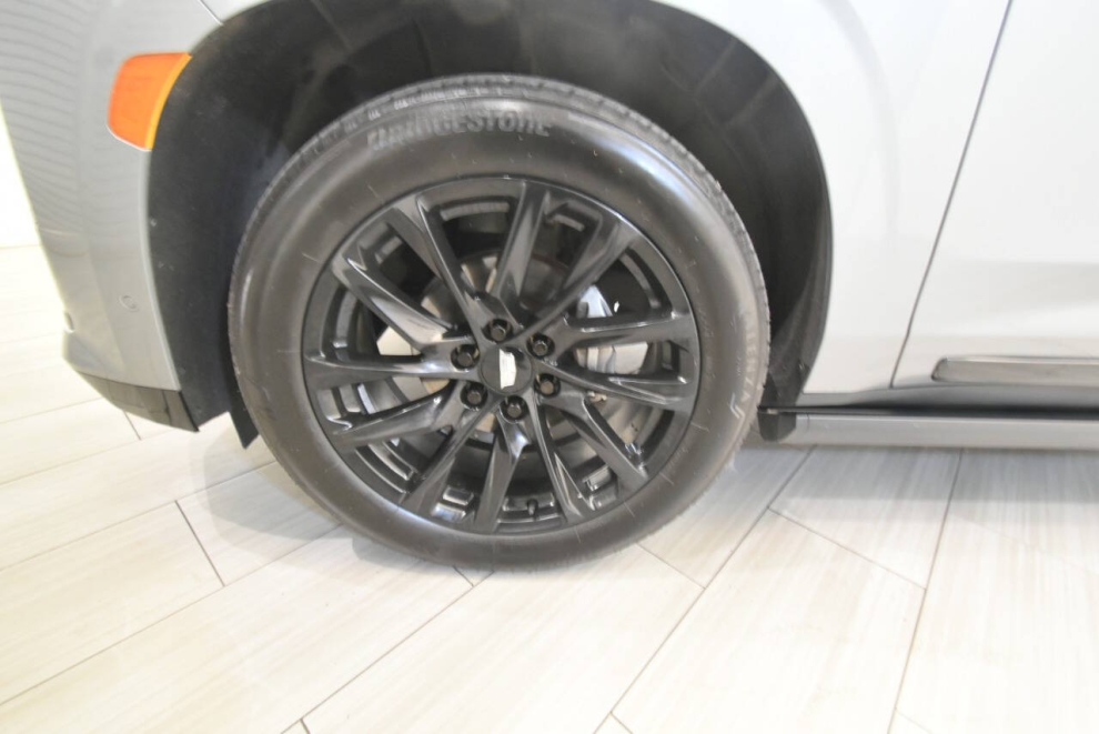 2023 Cadillac Escalade Sport Platinum 4x4 4dr SUV, Silver, Mileage: 88,317 - photo 10