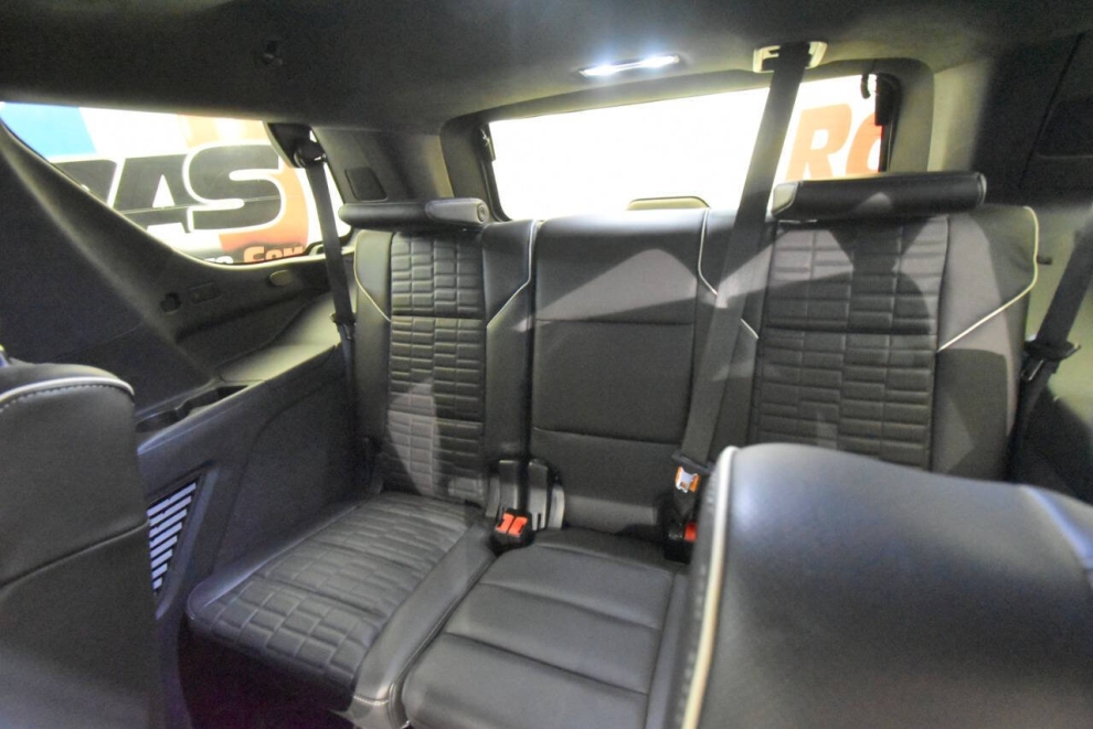 2023 Cadillac Escalade Sport Platinum 4x4 4dr SUV, Silver, Mileage: 88,317 - photo 19