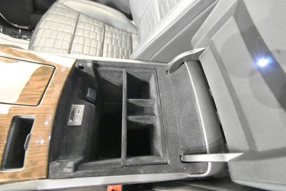 2023 Cadillac Escalade Sport Platinum 4x4 4dr SUV, Silver, Mileage: 88,317 - photo 33