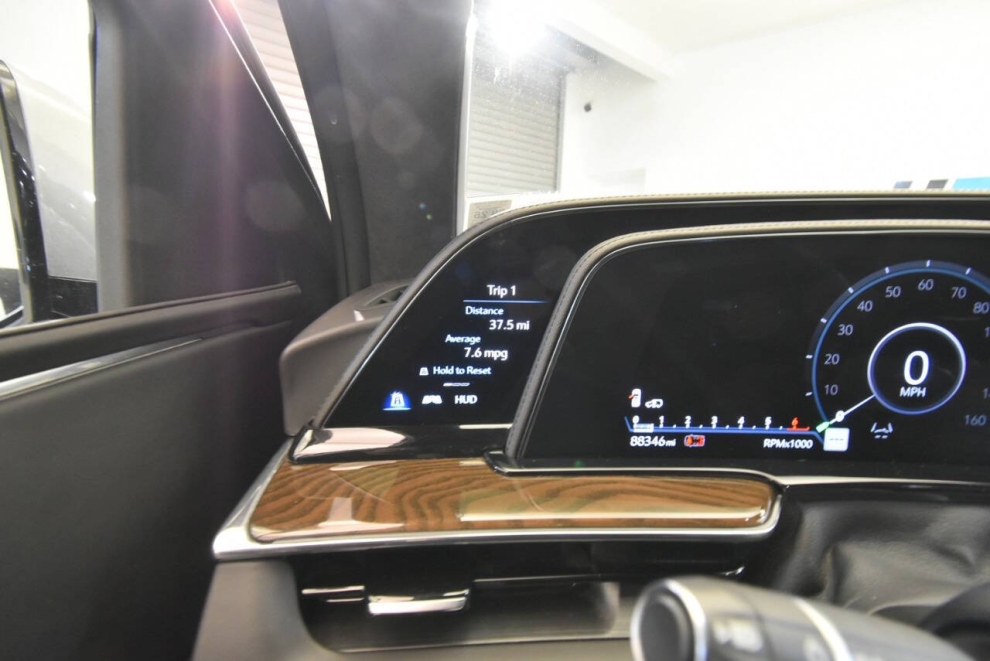 2023 Cadillac Escalade Sport Platinum 4x4 4dr SUV, Silver, Mileage: 88,317 - photo 48