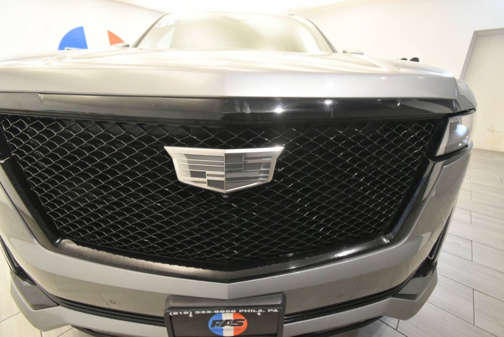 2023 Cadillac Escalade Sport Platinum 4x4 4dr SUV, Silver, Mileage: 88,317 - photo 8