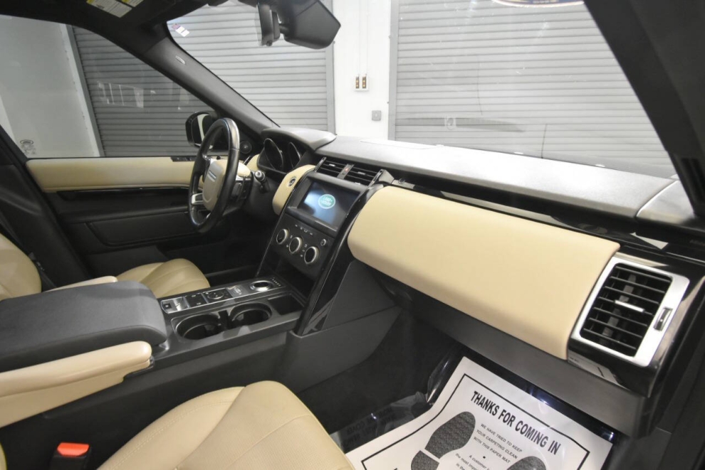 2020 Land Rover Discovery SE AWD 4dr SUV, Black, Mileage: 62,748 - photo 15