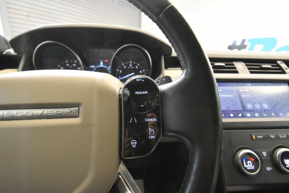 2020 Land Rover Discovery SE AWD 4dr SUV, Black, Mileage: 62,748 - photo 24
