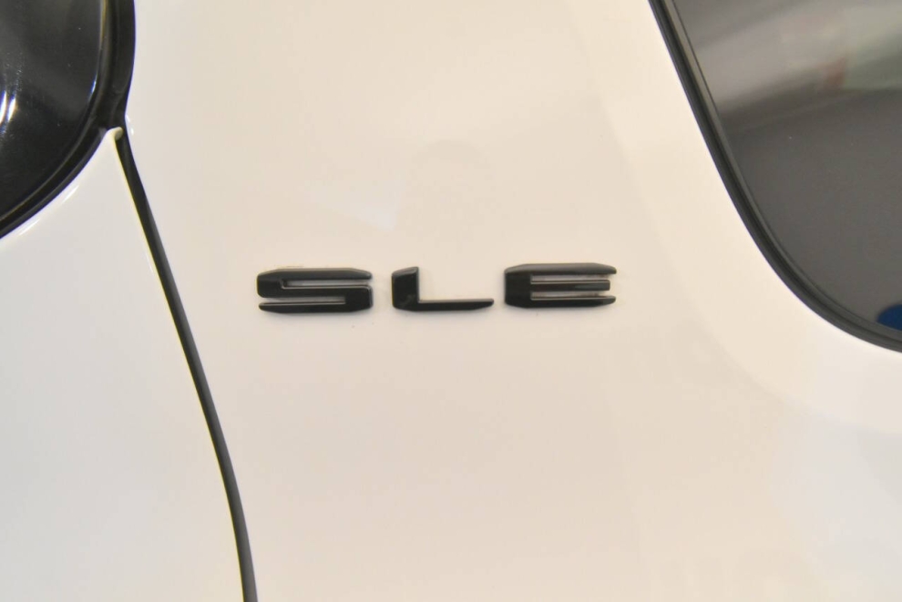 2023 GMC Acadia SLE 4x4 4dr SUV, White, Mileage: 42,486 - photo 37