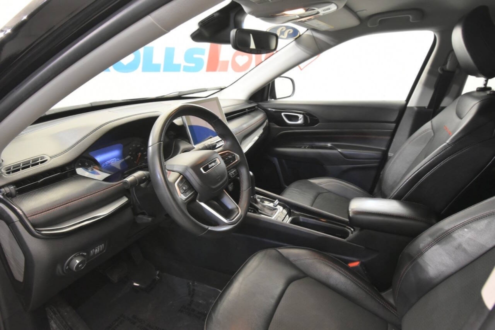 2022 Jeep Compass Trailhawk 4x4 4dr SUV, Black, Mileage: 50,985 - photo 11