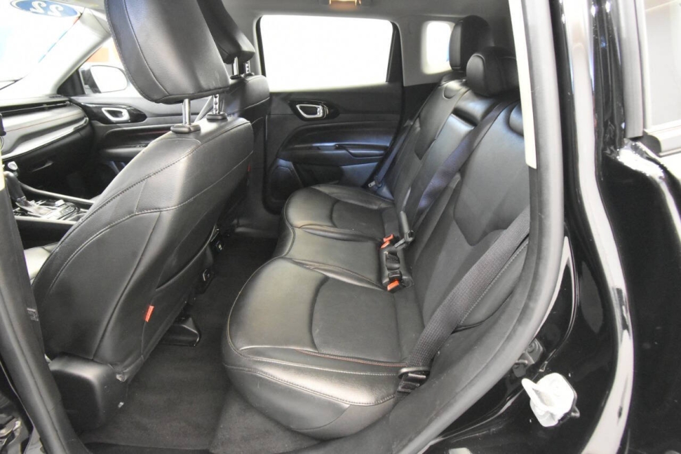 2022 Jeep Compass Trailhawk 4x4 4dr SUV, Black, Mileage: 50,985 - photo 14