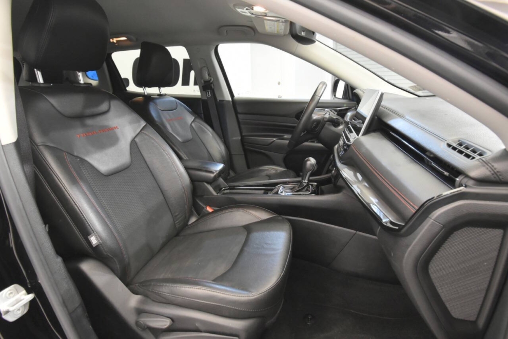 2022 Jeep Compass Trailhawk 4x4 4dr SUV, Black, Mileage: 50,985 - photo 17