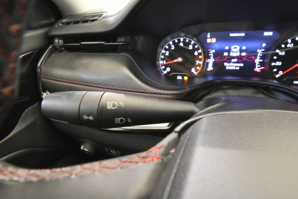 2022 Jeep Compass Trailhawk 4x4 4dr SUV, Black, Mileage: 50,985 - photo 29