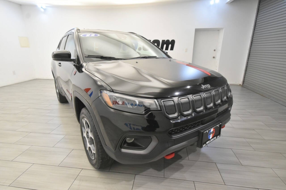 2022 Jeep Compass Trailhawk 4x4 4dr SUV, Black, Mileage: 50,985 - photo 6