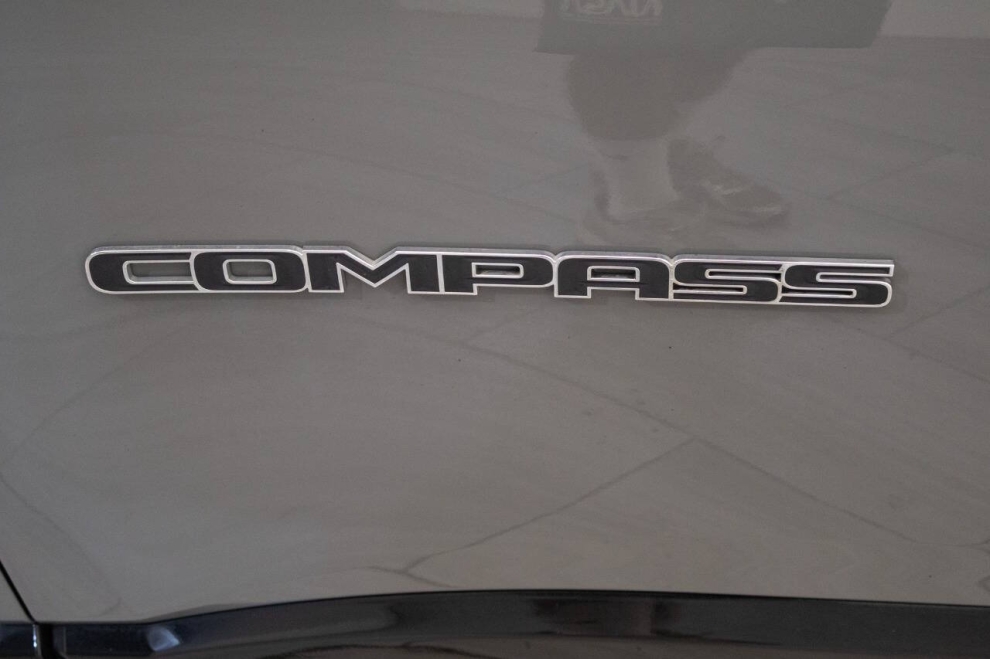 2022 Jeep Compass Limited 4x4 4dr SUV, Gray, Mileage: 58,291 - photo 10
