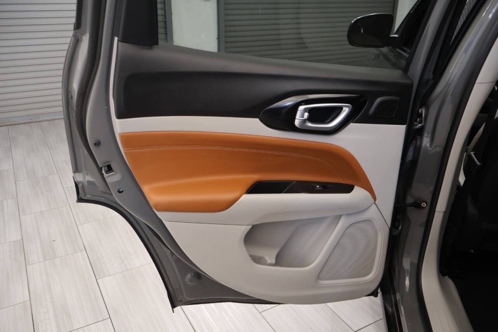 2022 Jeep Compass Limited 4x4 4dr SUV, Gray, Mileage: 58,291 - photo 15