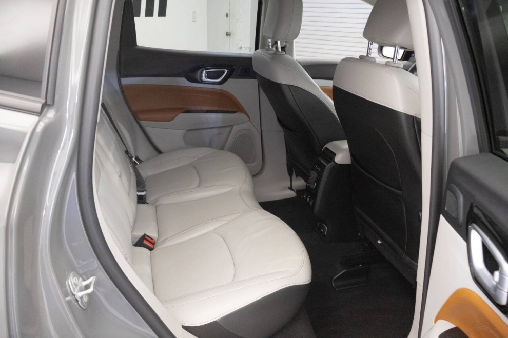 2022 Jeep Compass Limited 4x4 4dr SUV, Gray, Mileage: 58,291 - photo 18