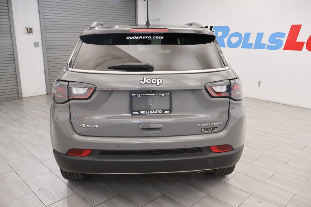 2022 Jeep Compass Limited 4x4 4dr SUV, Gray, Mileage: 58,291 - photo 3