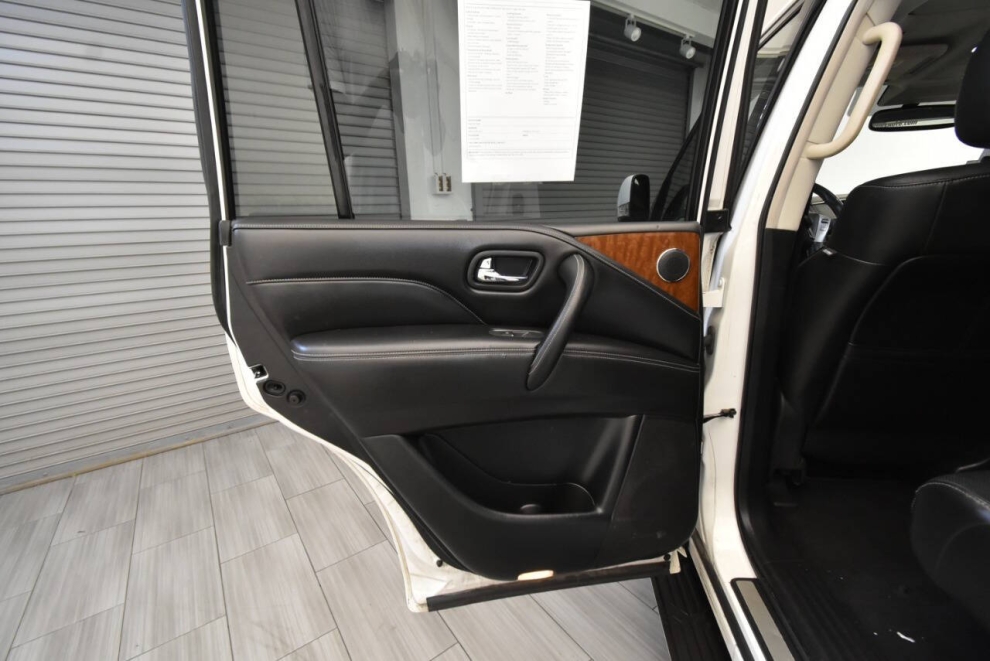 2019 Infiniti QX80 Luxe AWD 4dr SUV, Blanco, Mileage: 91,636 - photo 15