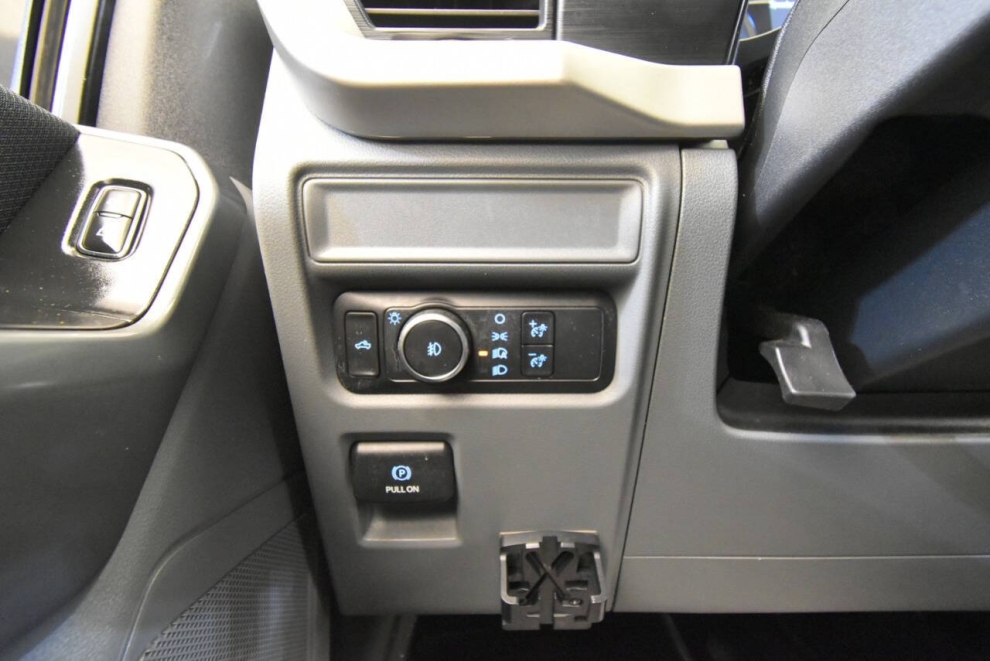 2021 Ford F-150 XL 4x2 4dr SuperCab 6.5 ft. SB, White, Mileage: 112,439 - photo 31
