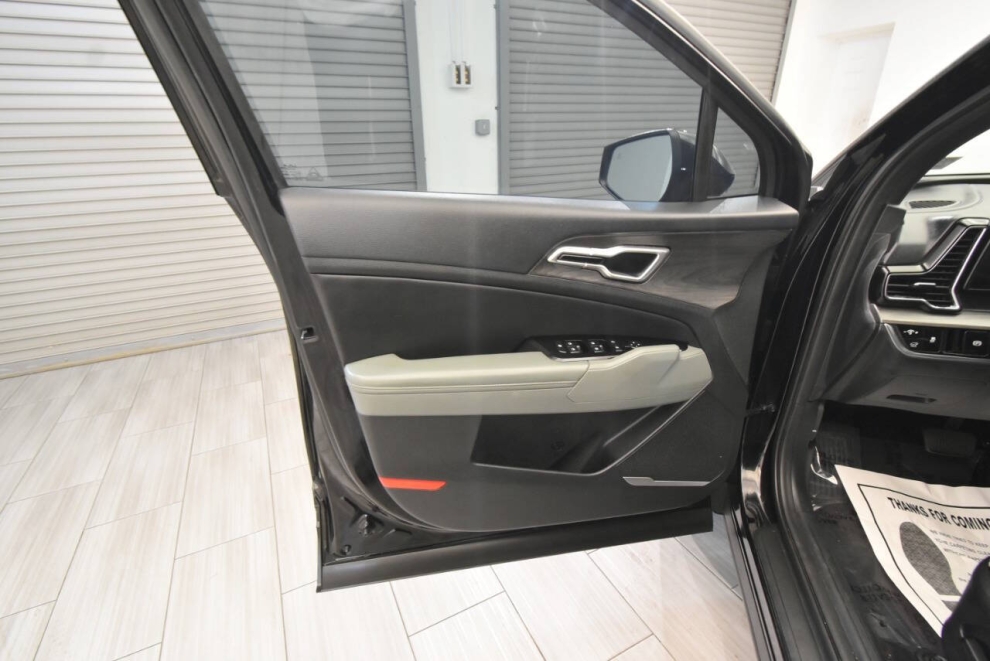 2023 Kia Sportage X Line AWD 4dr SUV, Black, Mileage: 85,872 - photo 12