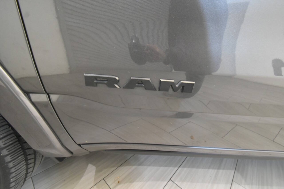 2021 RAM 1500 Limited 4x4 4dr Crew Cab 6.4 ft. SB Pickup, Gray, Mileage: 96,400 - photo 15