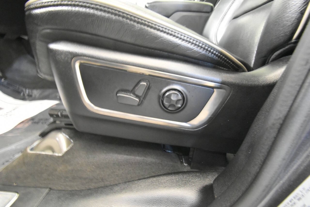 2021 RAM 1500 Limited 4x4 4dr Crew Cab 6.4 ft. SB Pickup, Gray, Mileage: 96,400 - photo 19