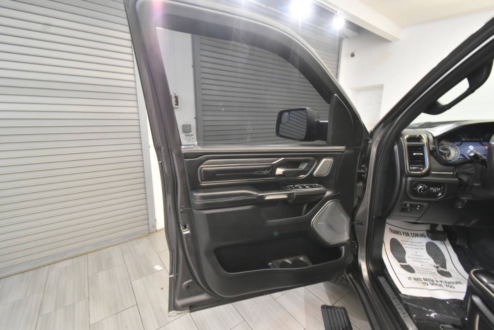 2021 RAM 1500 Limited 4x4 4dr Crew Cab 6.4 ft. SB Pickup, Gray, Mileage: 96,400 - photo 20