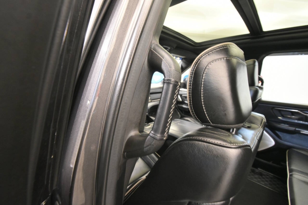 2021 RAM 1500 Limited 4x4 4dr Crew Cab 6.4 ft. SB Pickup, Gray, Mileage: 96,400 - photo 24