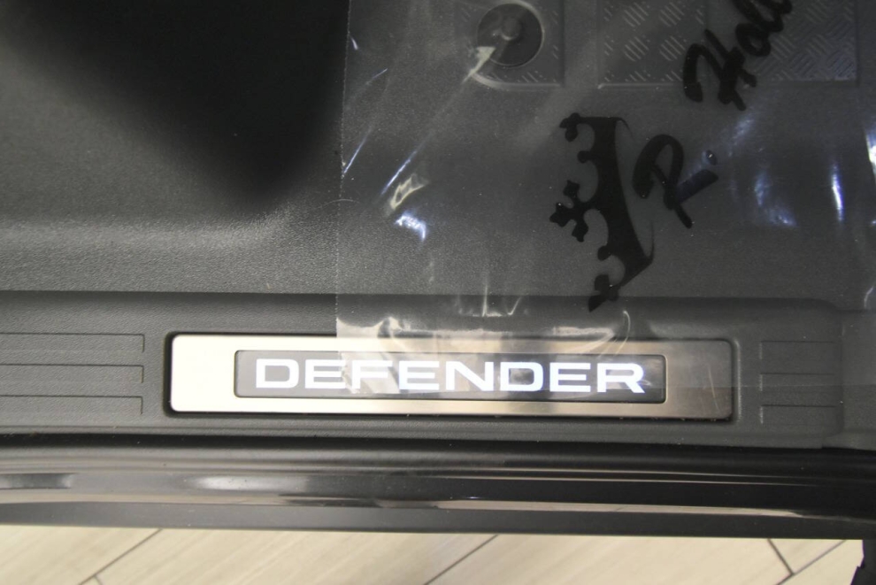 2023 Land Rover Defender 110 X Dynamic SE AWD 4dr SUV, Gray, Mileage: 65,128 - photo 27