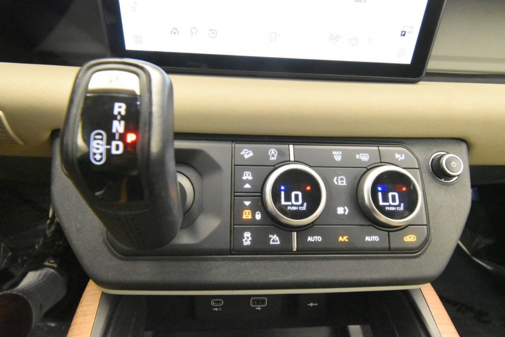2023 Land Rover Defender 110 X Dynamic SE AWD 4dr SUV, Gray, Mileage: 65,128 - photo 34