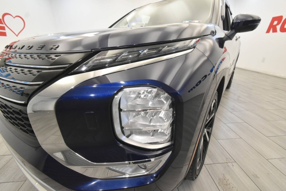 2023 Mitsubishi Outlander SE AWD 4dr SUV, Blue, Mileage: 62,248 - photo 8