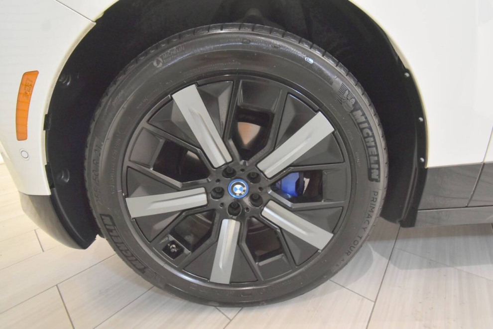 2023 BMW iX xDrive50 AWD 4dr Sports Activity Vehicle, White, Mileage: 73,043 - photo 9