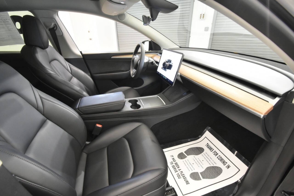 2023 Tesla Model Y Long Range AWD 4dr Crossover, Black, Mileage: 61,588 - photo 16