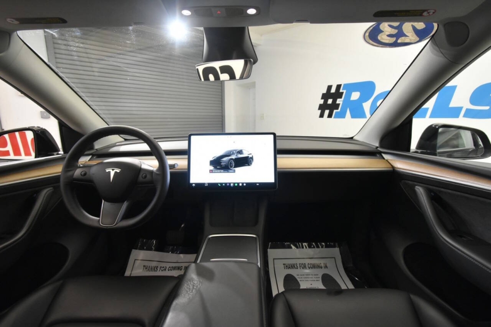 2023 Tesla Model Y Long Range AWD 4dr Crossover, Black, Mileage: 61,588 - photo 19