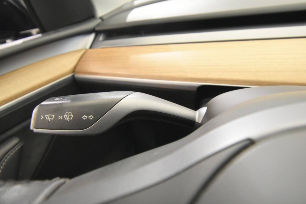 2023 Tesla Model Y Long Range AWD 4dr Crossover, Black, Mileage: 61,588 - photo 28
