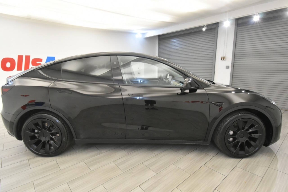 2023 Tesla Model Y Long Range AWD 4dr Crossover, Black, Mileage: 61,588 - photo 5