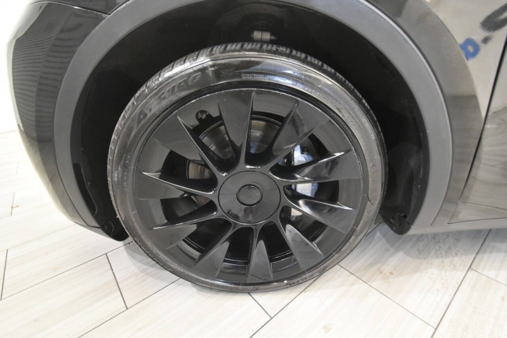 2023 Tesla Model Y Long Range AWD 4dr Crossover, Black, Mileage: 61,588 - photo 9