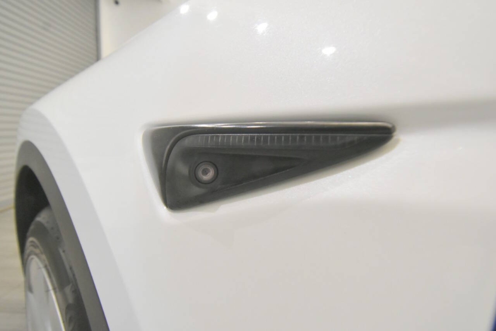 2021 Tesla Model Y Long Range AWD 4dr Crossover, White, Mileage: 96,434 - photo 10