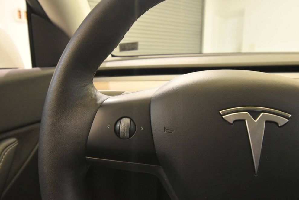 2021 Tesla Model Y Long Range AWD 4dr Crossover, White, Mileage: 96,434 - photo 27
