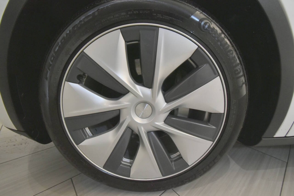 2021 Tesla Model Y Long Range AWD 4dr Crossover, White, Mileage: 96,434 - photo 9