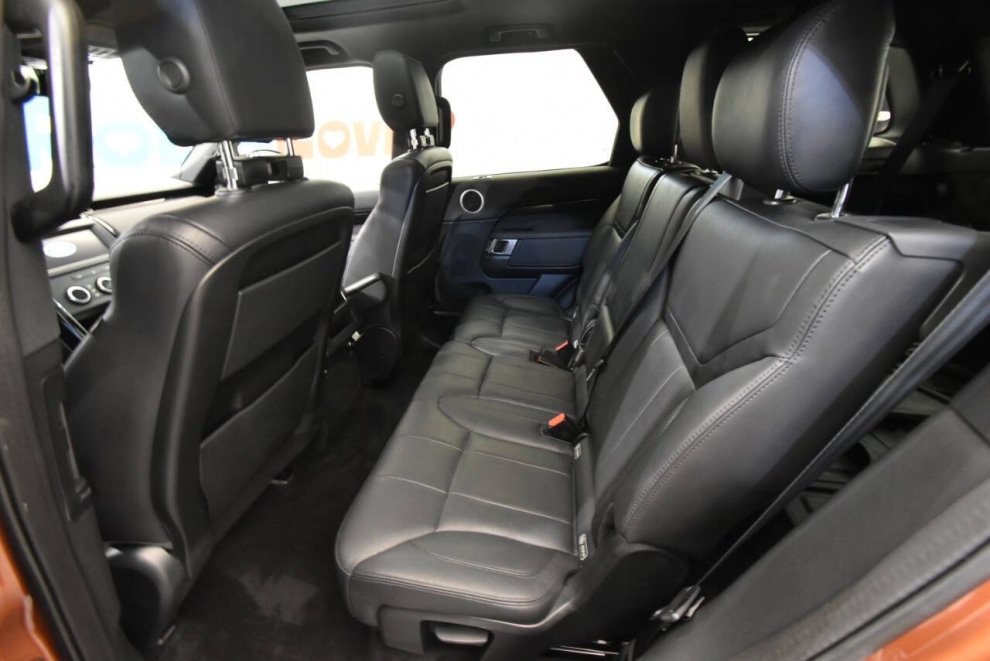 2020 Land Rover Discovery SE AWD 4dr SUV, Orange, Mileage: 83,133 - photo 13