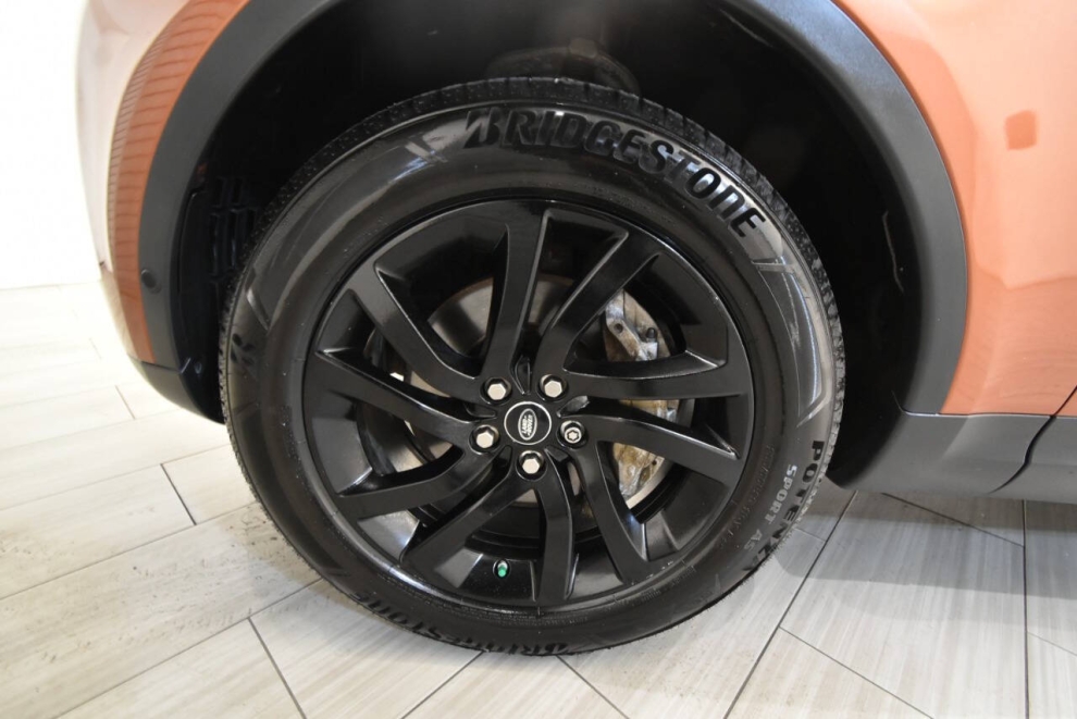 2020 Land Rover Discovery SE AWD 4dr SUV, Orange, Mileage: 83,133 - photo 9
