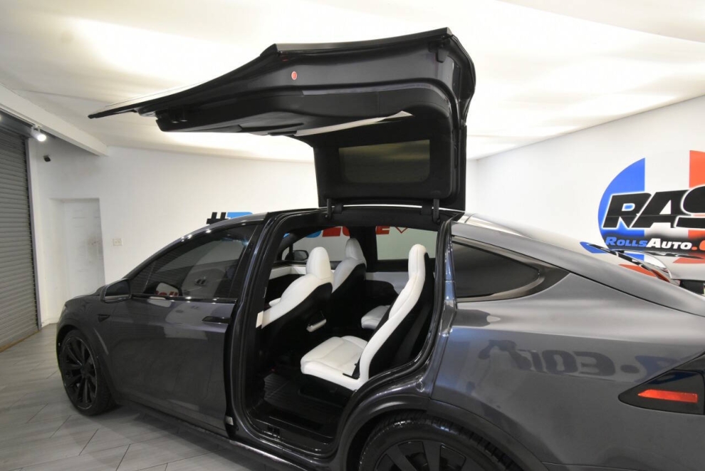 2023 Tesla Model X Standard Range AWD 4dr SUV, Charcoal, Mileage: 71,059 - photo 15