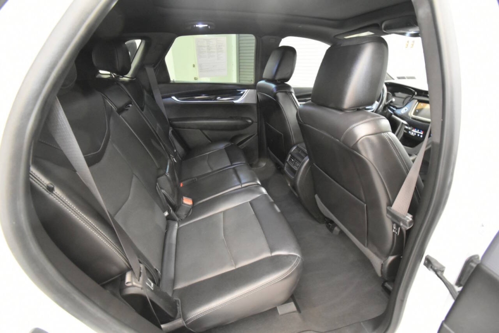 2024 Cadillac XT5 Premium Luxury 4dr SUV, White, Mileage: 30,821 - photo 17