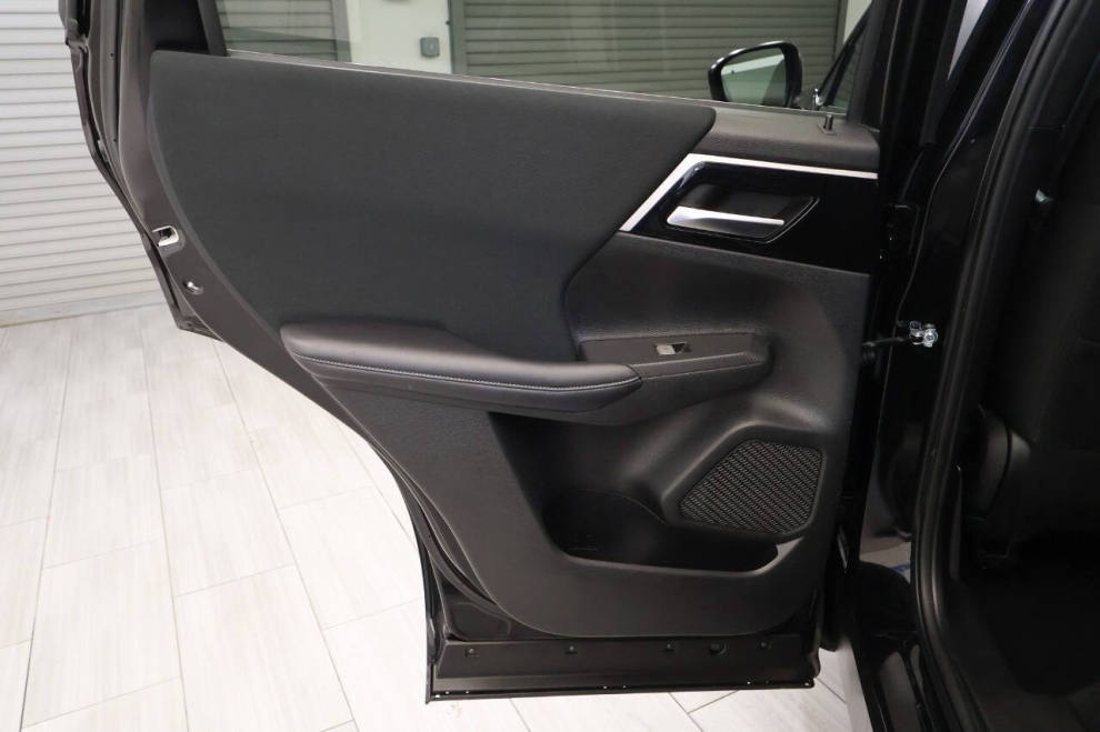 2024 Mitsubishi Outlander ES AWD 4dr SUV, Black, Mileage: 35,439 - photo 14
