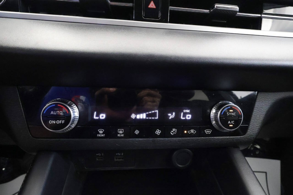 2024 Mitsubishi Outlander ES AWD 4dr SUV, Black, Mileage: 35,439 - photo 21
