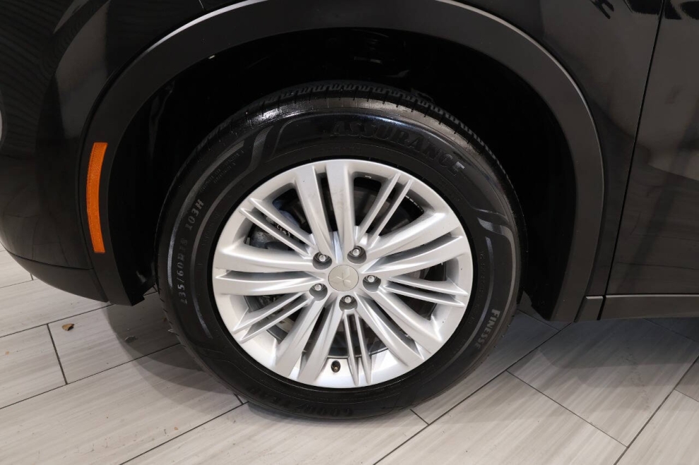2024 Mitsubishi Outlander ES AWD 4dr SUV, Black, Mileage: 35,439 - photo 9