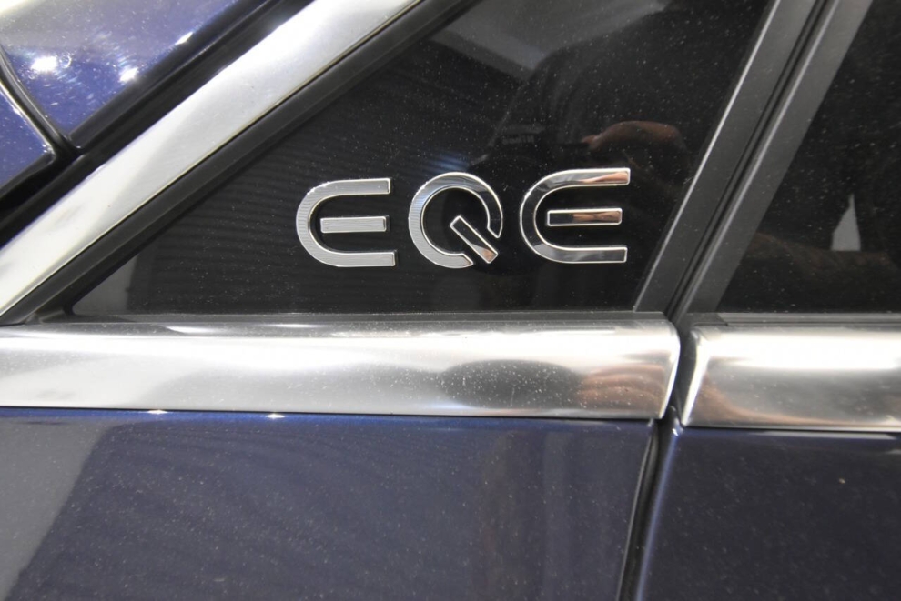 2023 Mercedes-Benz EQE EQE 350 4MATIC AWD 4dr SUV, Blue, Mileage: 35,832 - photo 10