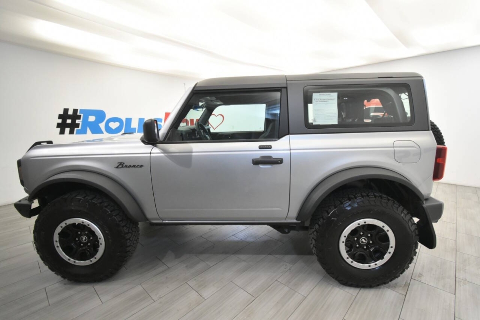 2021 Ford Bronco Base Advanced 4x4 2dr SUV, Silver, Mileage: 77,231 - photo 1