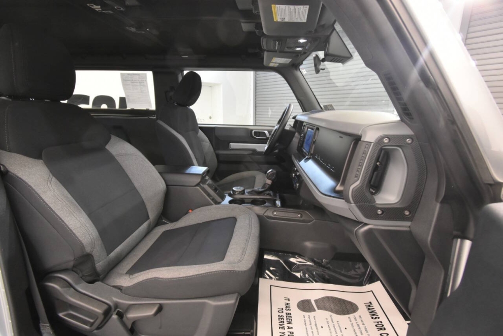 2021 Ford Bronco Base Advanced 4x4 2dr SUV, Silver, Mileage: 77,231 - photo 17