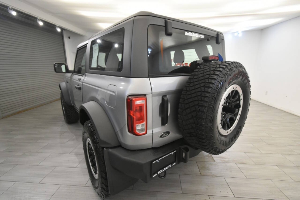 2021 Ford Bronco Base Advanced 4x4 2dr SUV, Silver, Mileage: 77,231 - photo 2