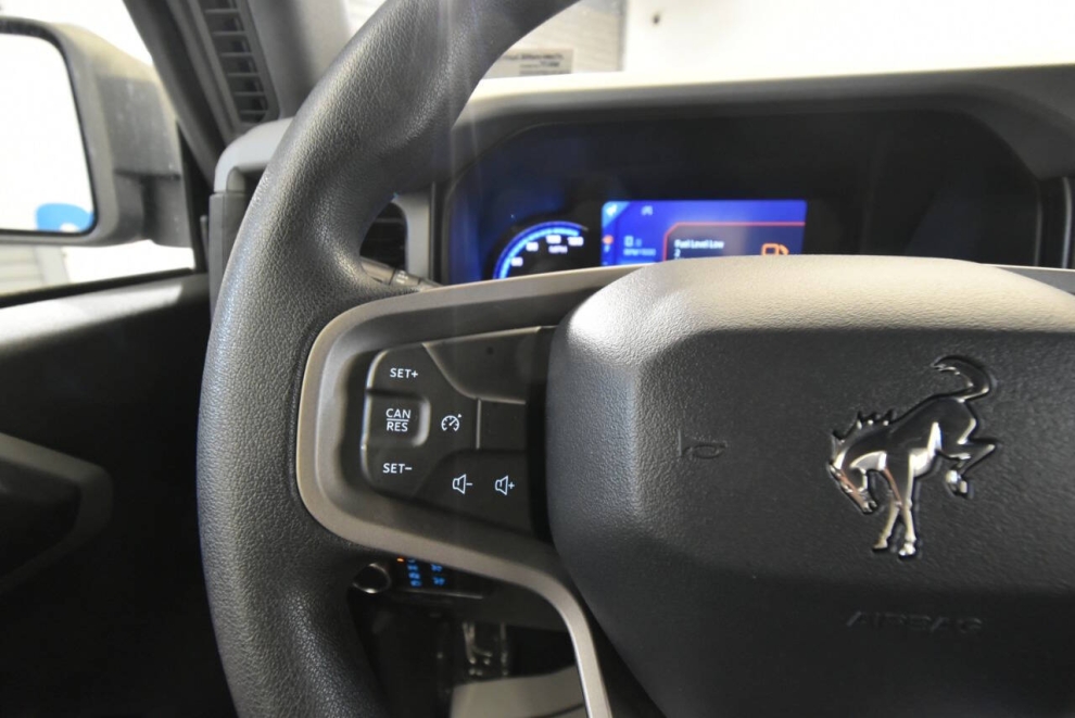 2021 Ford Bronco Base Advanced 4x4 2dr SUV, Silver, Mileage: 77,231 - photo 28